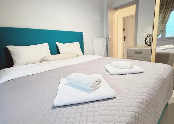 Minimal 2Bd Apartment In Thisio
